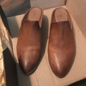 Frye Ray Mule Cognac 8